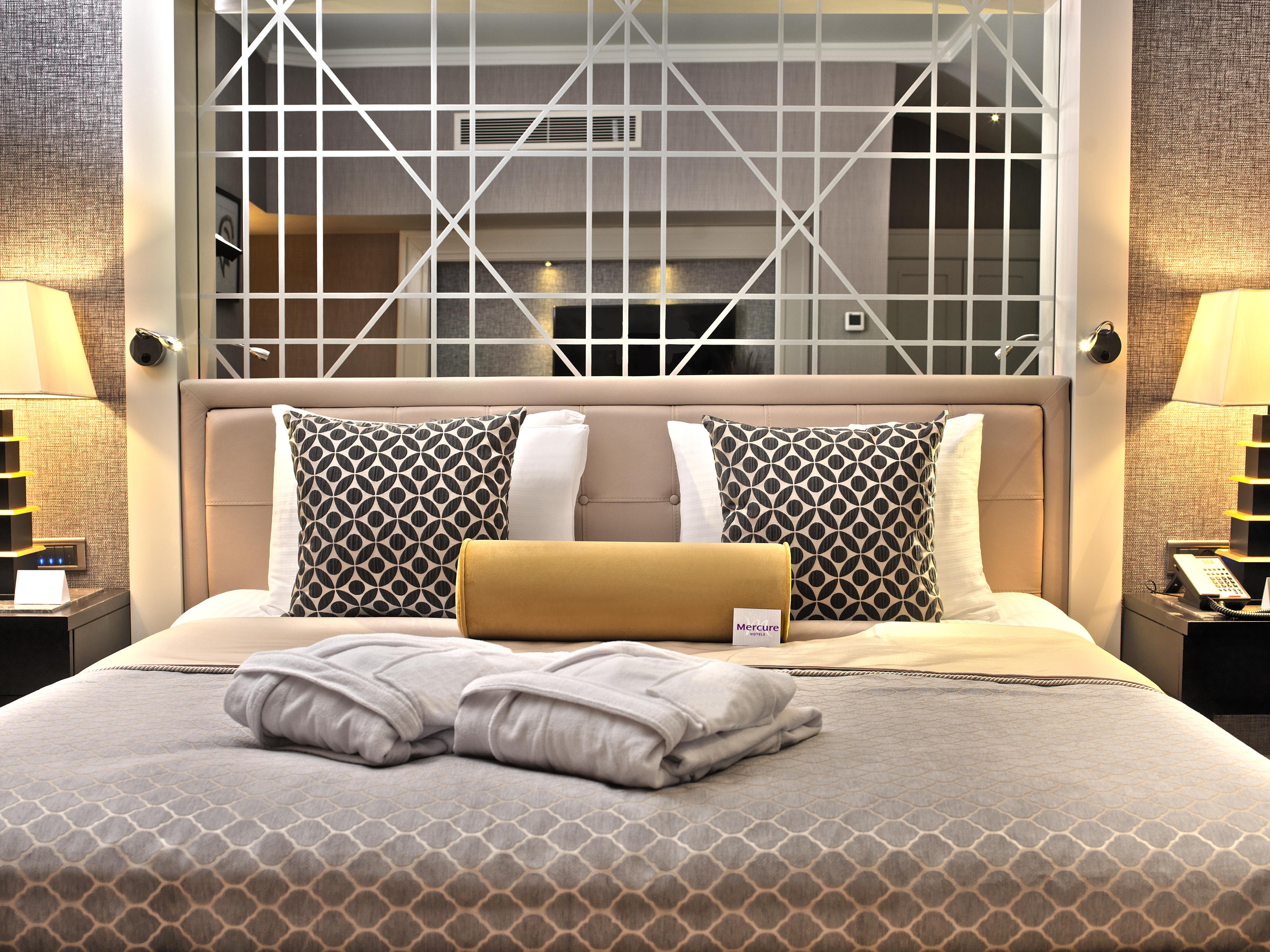 Mercure Istanbul Bomonti Εξωτερικό φωτογραφία A bedroom at the hotel