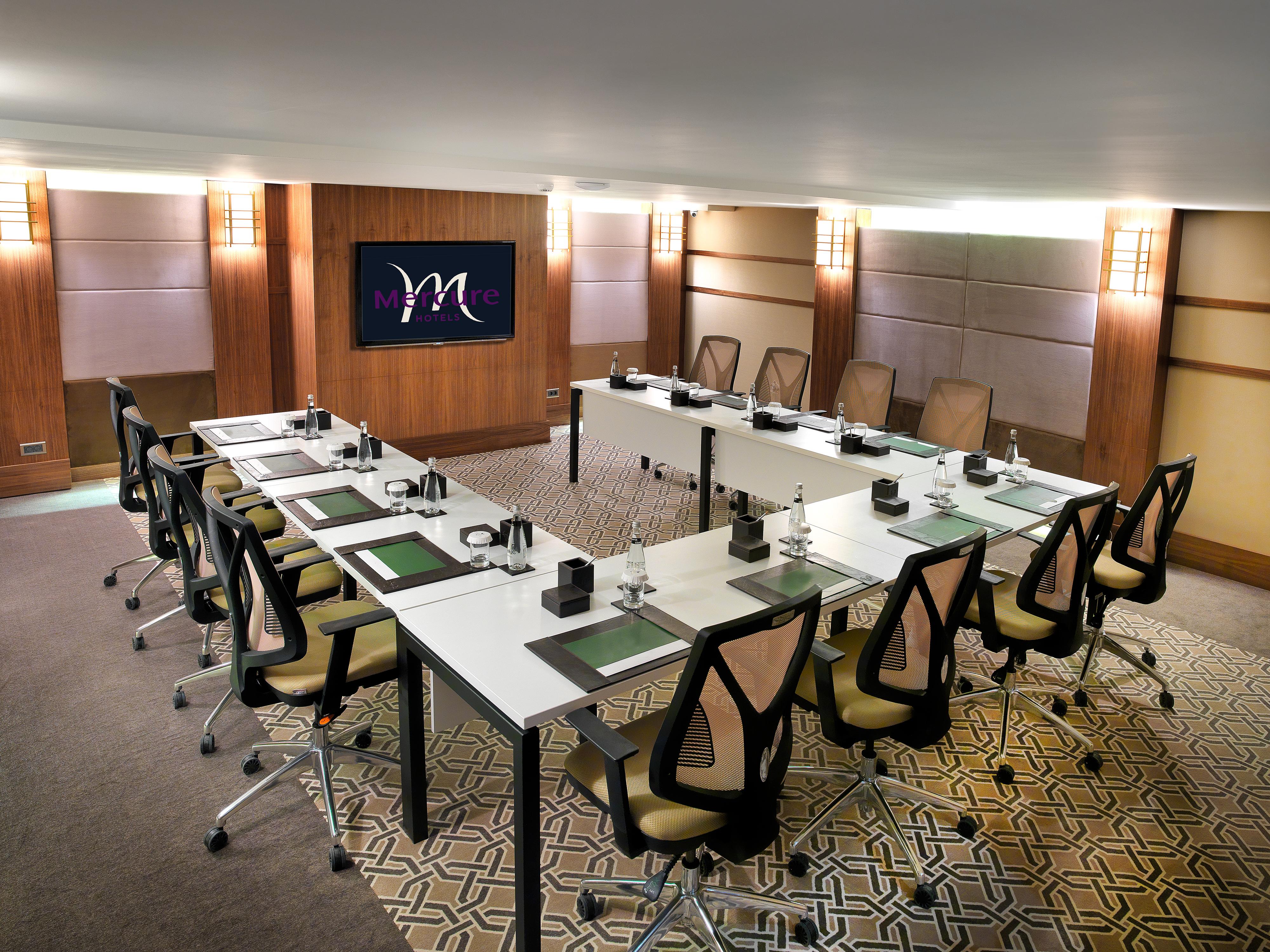 Mercure Istanbul Bomonti Εξωτερικό φωτογραφία A meeting room at the hotel