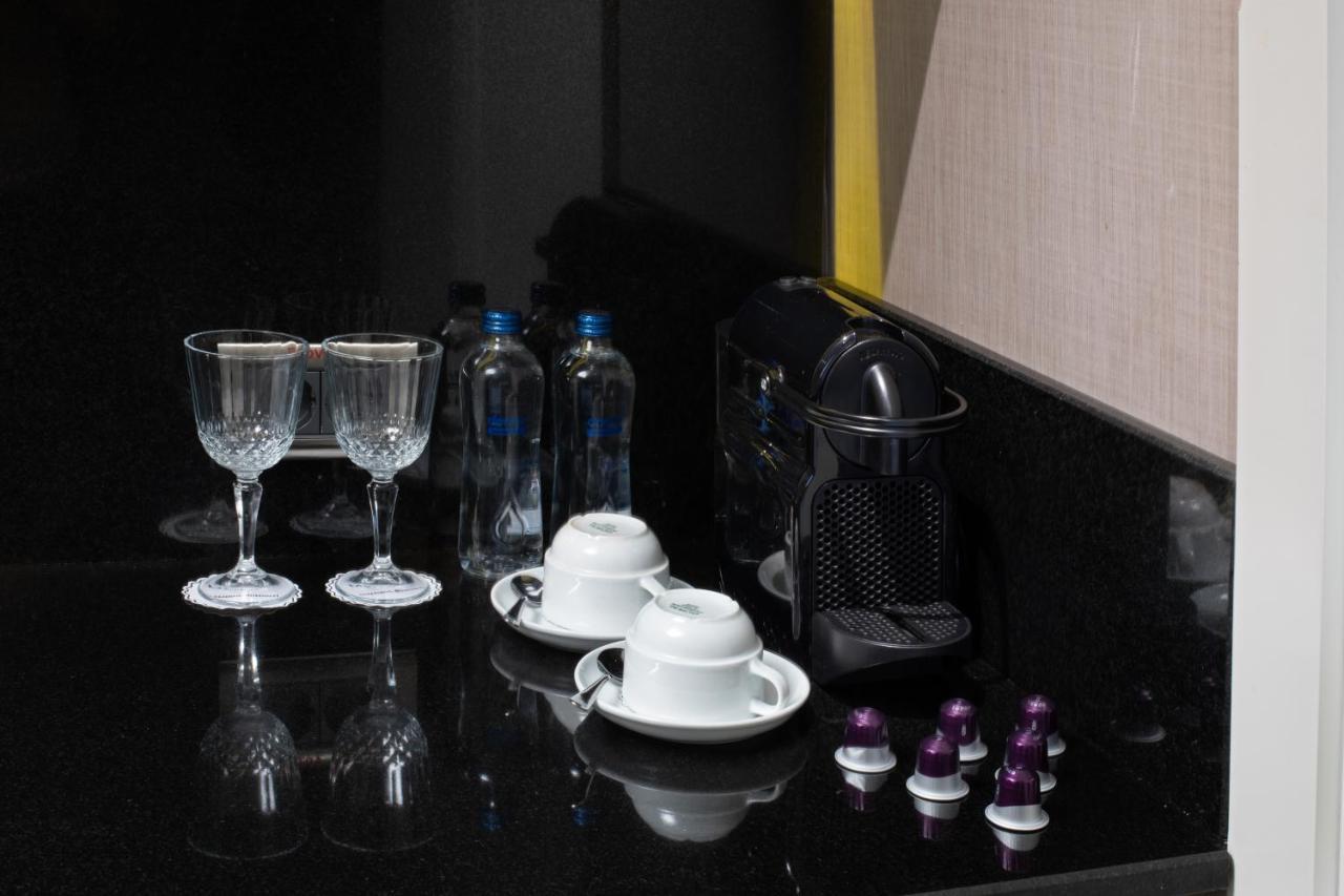 Mercure Istanbul Bomonti Εξωτερικό φωτογραφία A Nespresso coffee machine in a hotel room