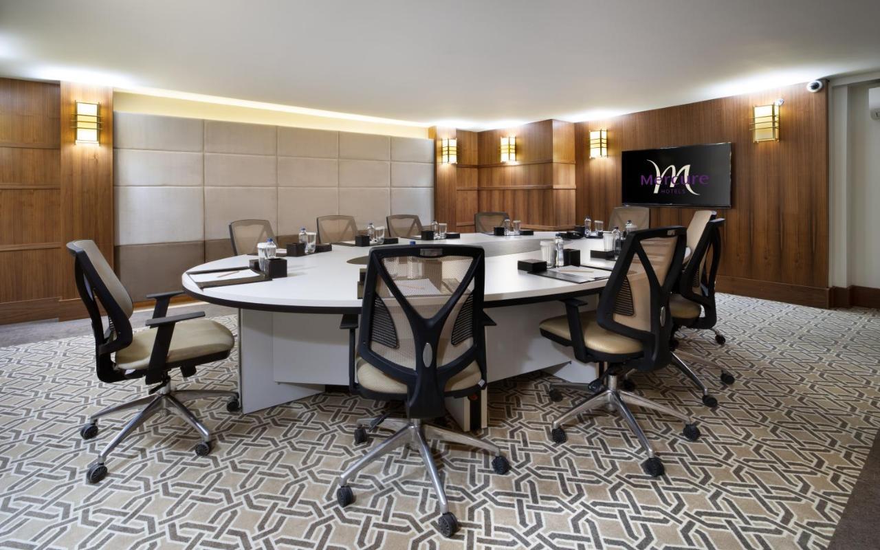 Mercure Istanbul Bomonti Εξωτερικό φωτογραφία A meeting room at the hotel